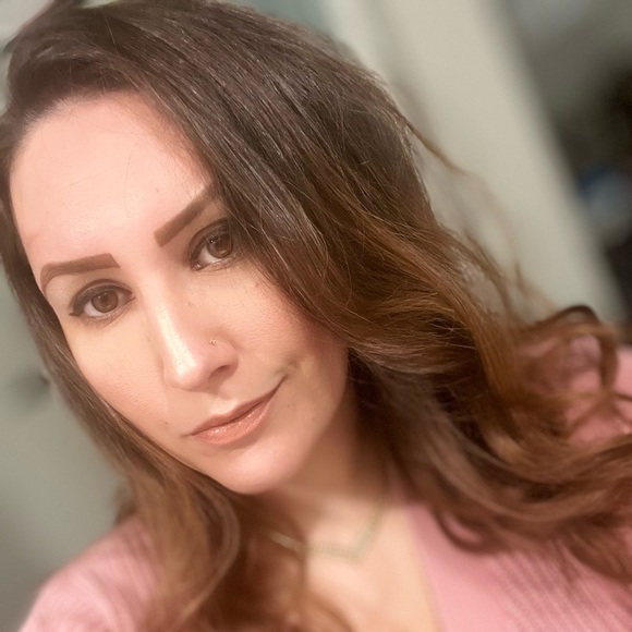 Meet the Posher Other - Meet your Posher, Courtney